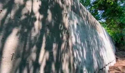 Retaining wall